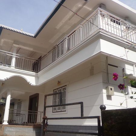 Aarons Cottage Мунар Екстериор снимка